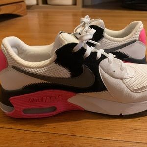 Nike Air Max Excee Size 9